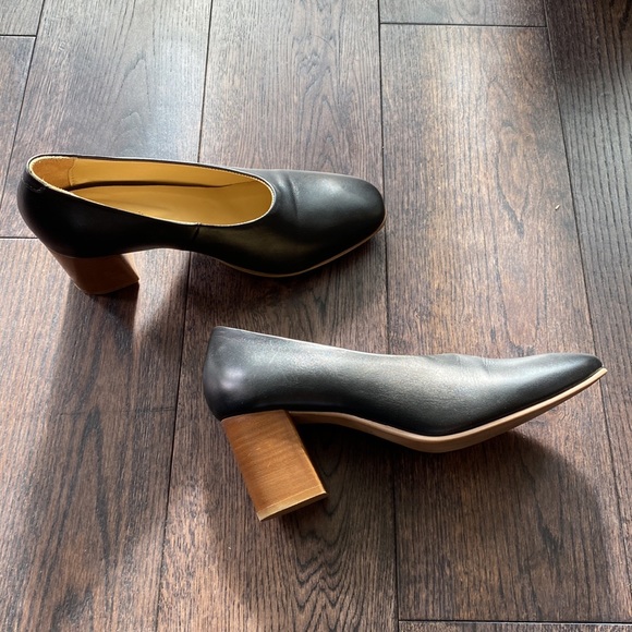 Frank and Oak, Portuguese leather wedges, perfect condition, size 8.5 - Picture 2 of 5